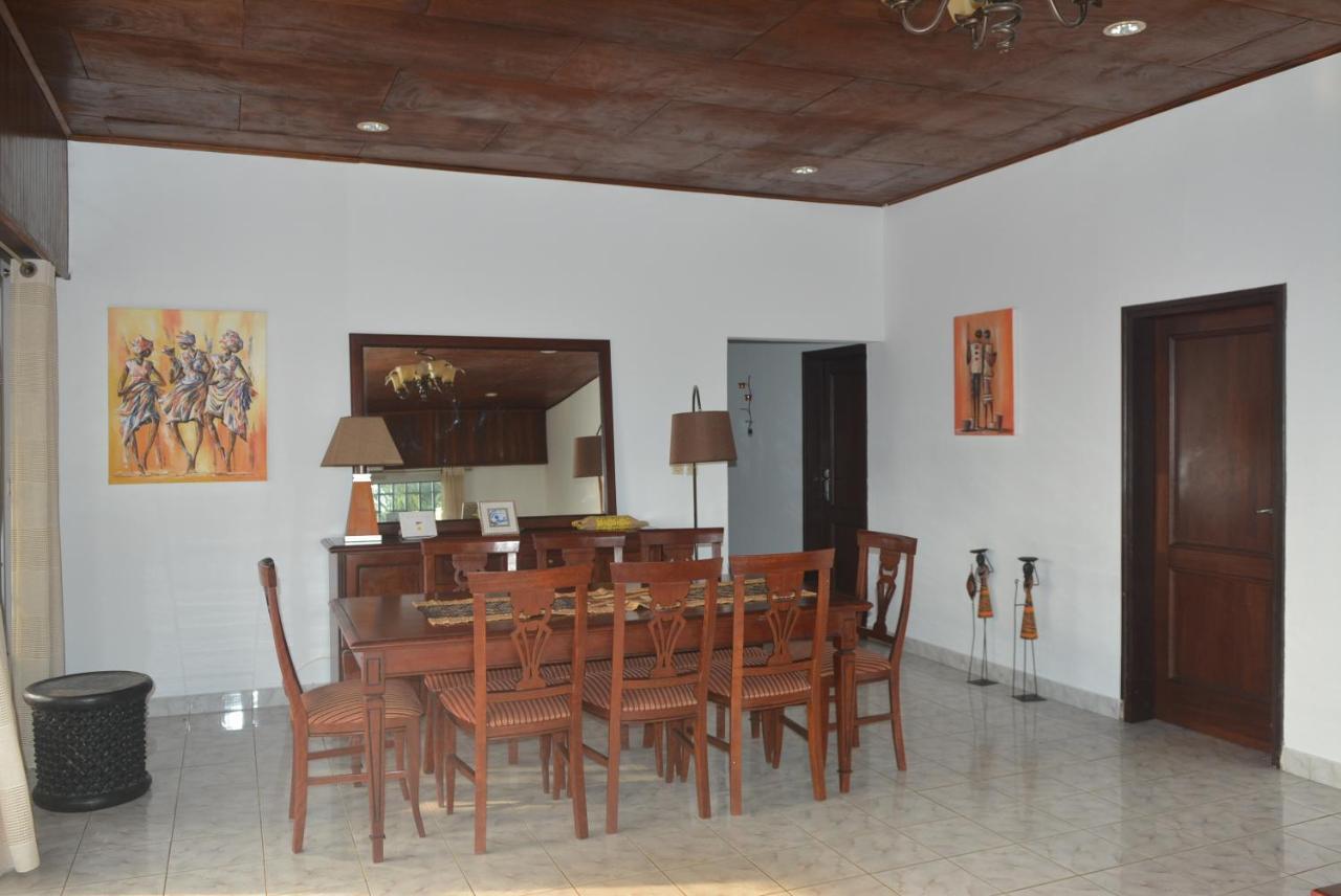 Villa Les 3 Oisillons Kribi Luaran gambar